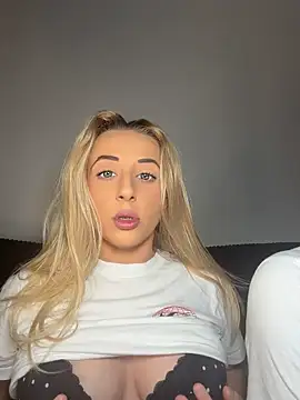 הופעת וובקאם של Strongqueen