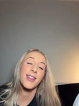 Chat +18 de Strongqueen ao vivo