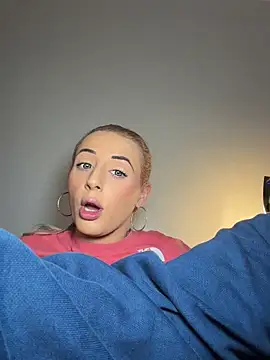 Pokazy przed kamerką – Strongqueen