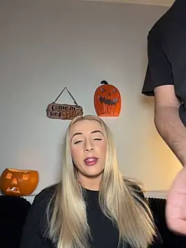 Show modela Strongqueen na web-kameri