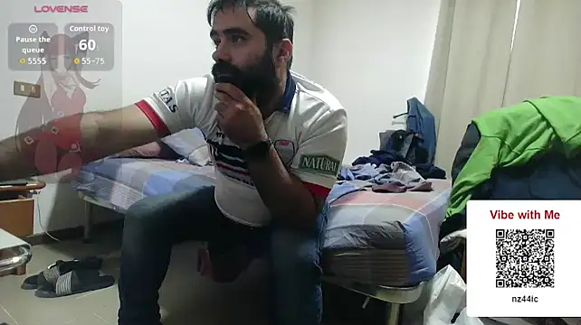 Attila985 Show in webcam