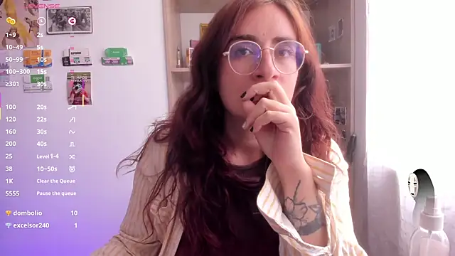 Chat XXX en directo de linda_giggle