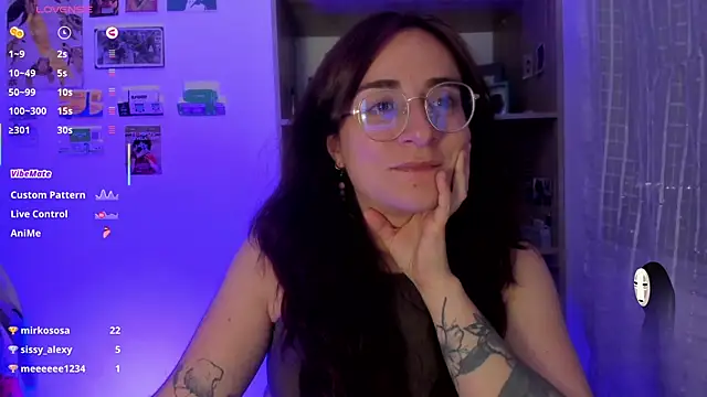 Chat XXX en directo de linda_giggle