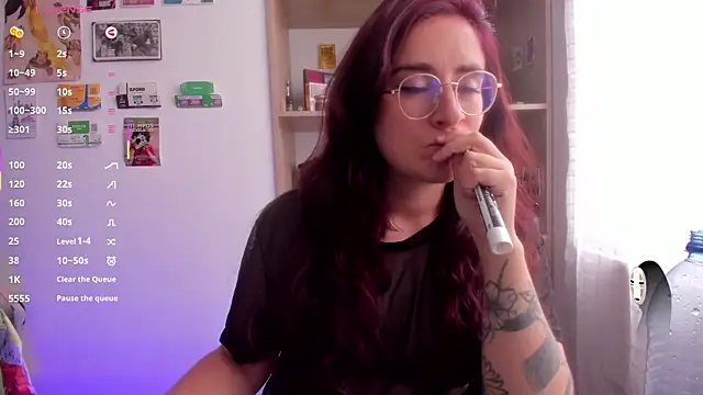 linda_giggle: вебкам-шоу