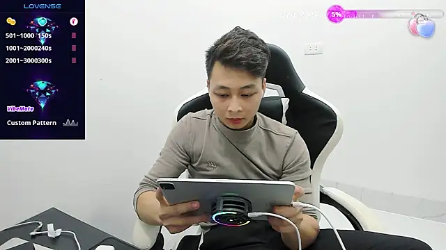 Naughty___asian Webcam-Show