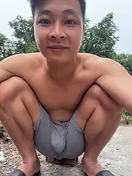 Naughty___asian: διαδικτυακό σόου στην κάμερα