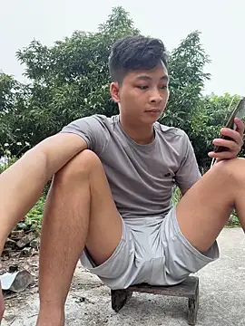 Show modela Naughty___asian na web-kameri