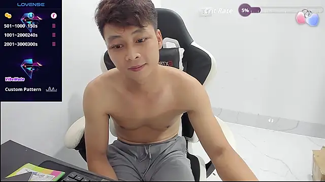 Naughty___asian Adlı Modelin Web Kamerası Şovu