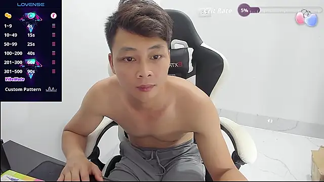 Naughty___asian 网络视讯表演