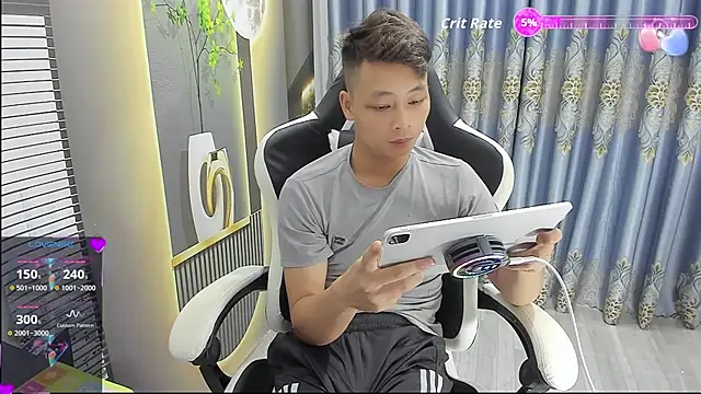 Naughty___asian Show in webcam