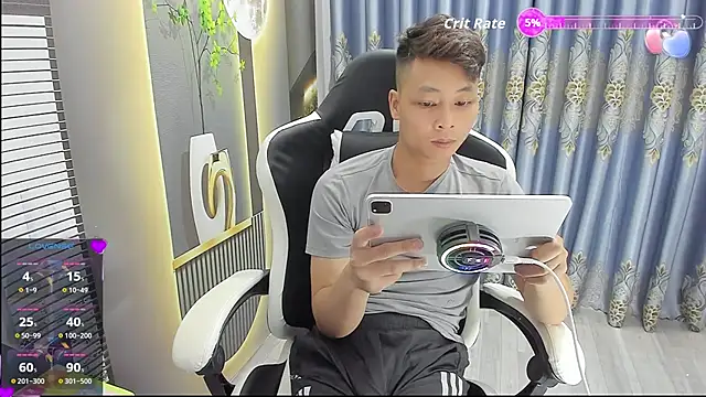 Naughty___asian's Webcam Show