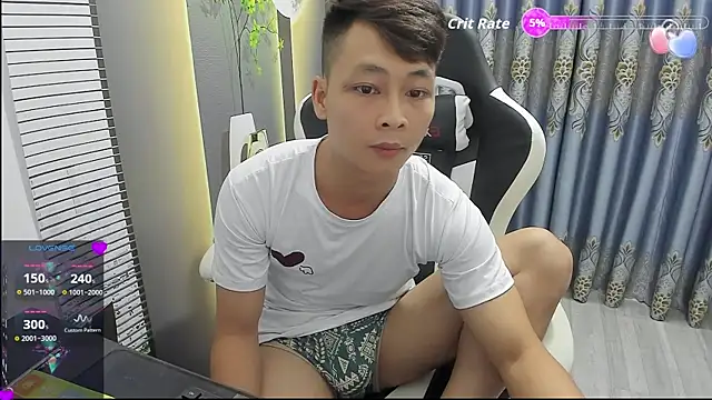 Naughty___asian 网络视讯表演