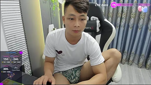 Naughty___asianのウェブカメラショー
