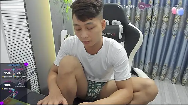 Naughty___asian 在線直播表演
