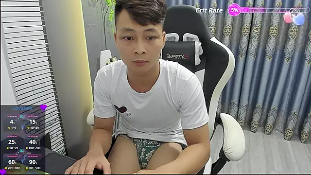 Show modela Naughty___asian na web-kameri