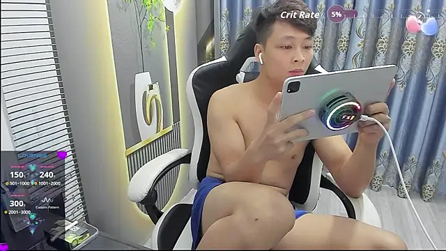 Naughty___asian's Webcam Show
