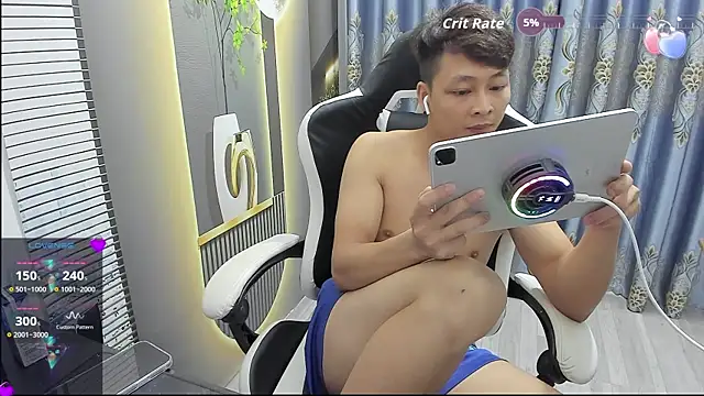 Naughty___asian 网络视讯表演
