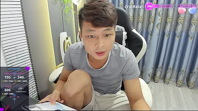 Naughty___asian Adlı Modelin Web Kamerası Şovu