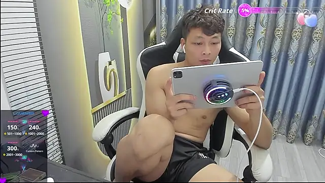 Naughty___asian 网络视讯表演