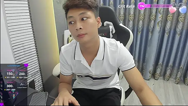 Naughty___asian 网络视讯表演