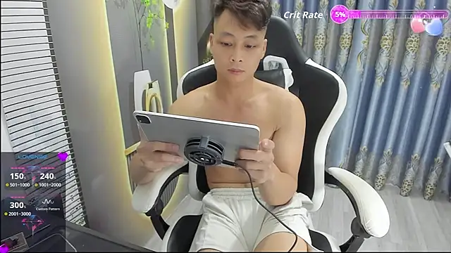 Naughty___asian 网络视讯表演