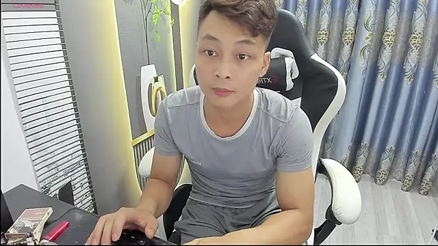 Naughty___asian's Webcam Show