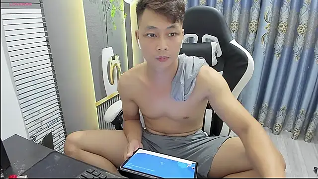 Naughty___asian 网络视讯表演