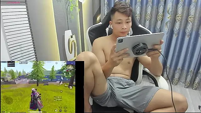 Pokazy przed kamerką – Naughty___asian