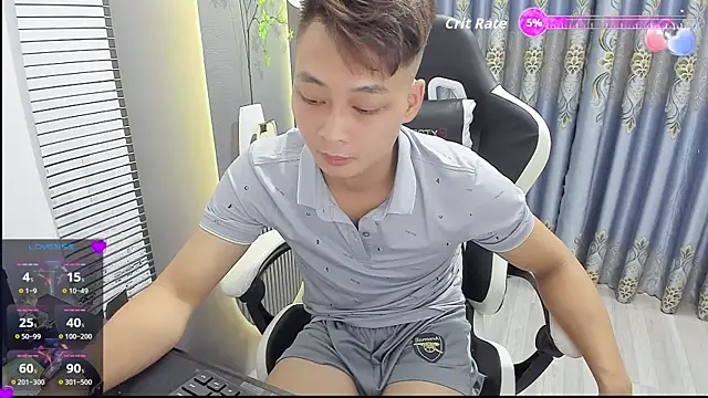 Naughty___asian 在線直播表演