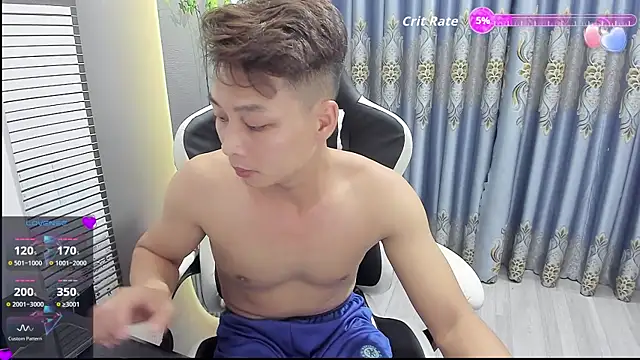 Naughty___asianのウェブカメラショー