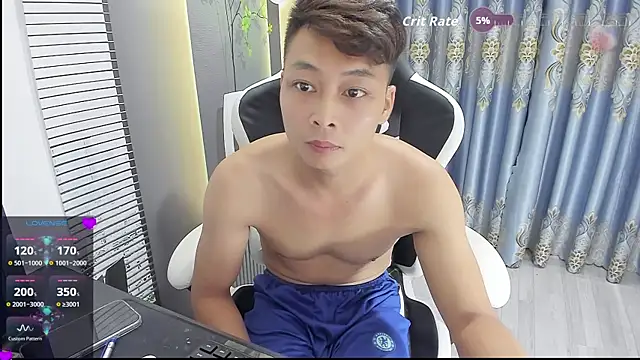 Pokazy przed kamerką – Naughty___asian