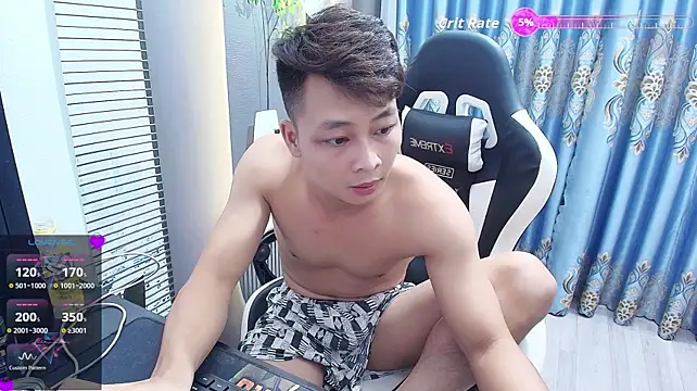 Naughty___asian Adlı Modelin Web Kamerası Şovu