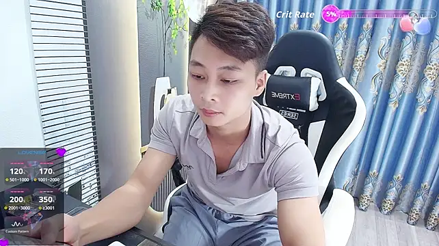 Naughty___asian Pertunjukan Webcam