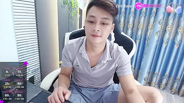 Naughty___asianのウェブカメラショー