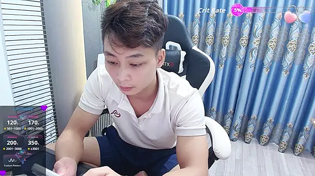 Naughty___asian Webcam-Show
