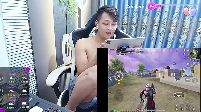 Naughty___asian: διαδικτυακό σόου στην κάμερα