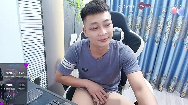 Naughty___asianのウェブカメラショー