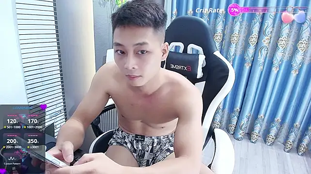 Naughty___asian 在線直播表演