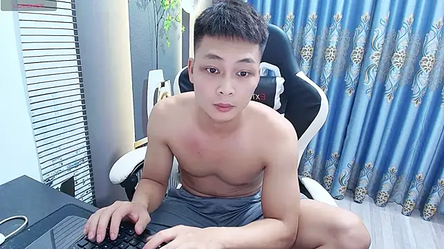 Naughty___asian Show Webcam