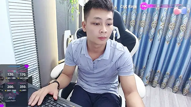 Naughty___asian Webcam-Show