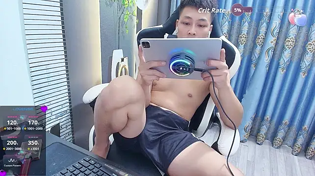 Naughty___asian's Webcam Show