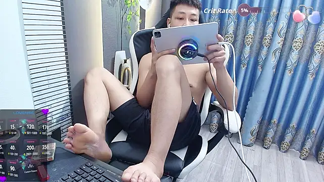 Naughty___asianのウェブカメラショー