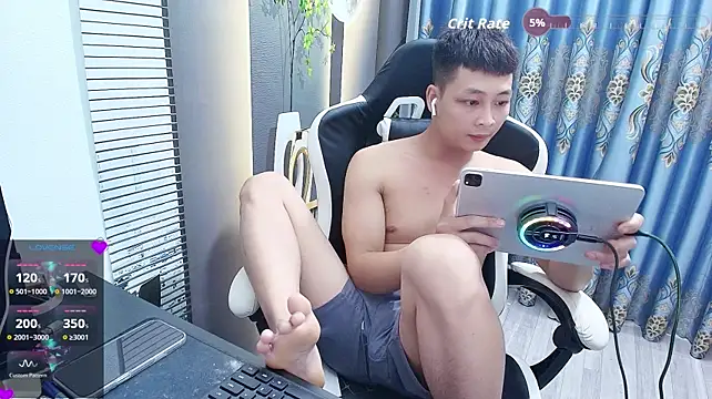 Naughty___asian Show Webcam