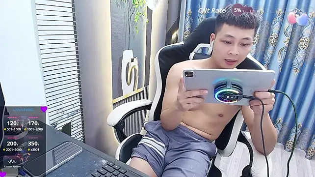 Naughty___asian Pertunjukan Webcam