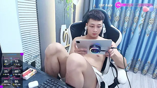 Naughty___asianのウェブカメラショー