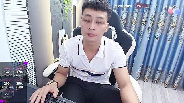 Naughty___asian 网络视讯表演