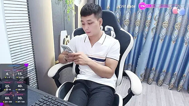 Naughty___asian 网络视讯表演