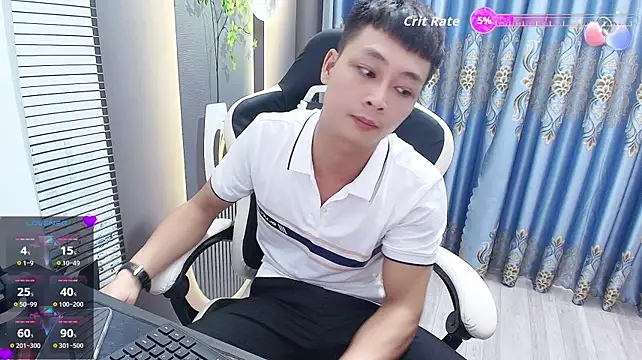 Naughty___asian webkamerás műsora