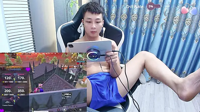 Naughty___asian's Webcam Show