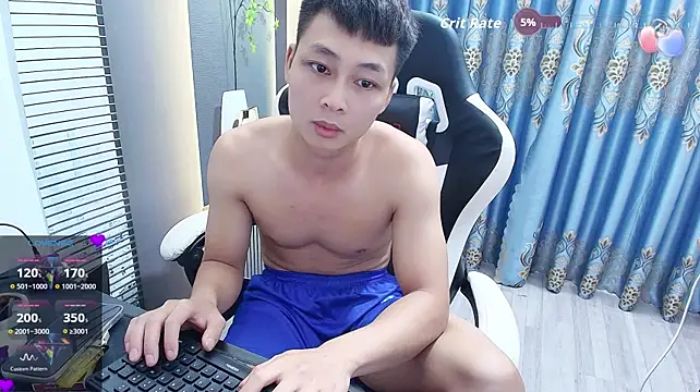 Naughty___asian Pertunjukan Webcam